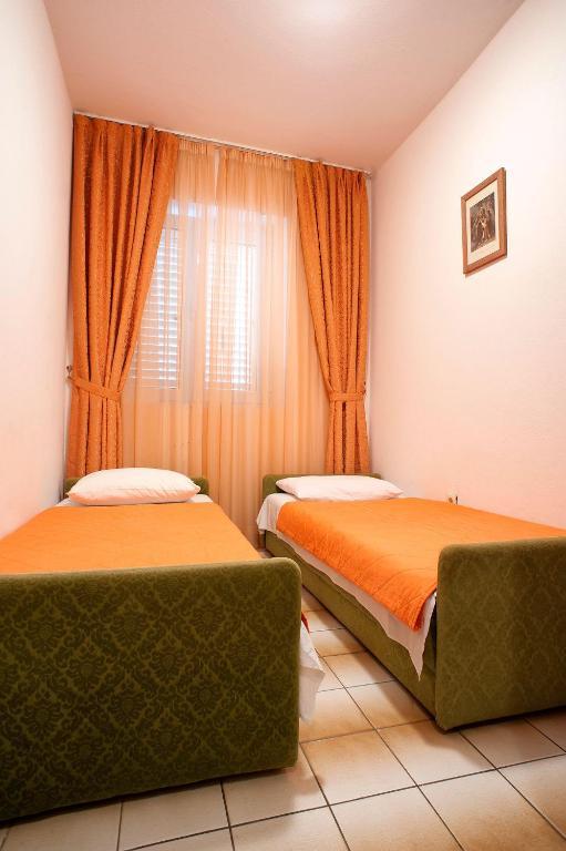 Apartments Vuksic Sveti Stefan Room photo
